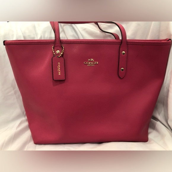 Coach tote, pink! ✨ - Picture 1 of 11